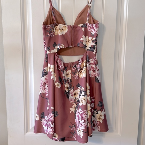 NWOT floral cocktail dress - Picture 4 of 5